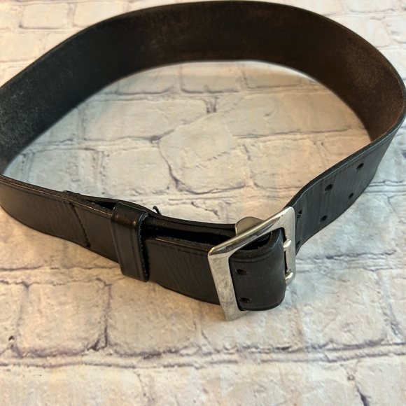 BWF MENS DOUBLE PRONG & HOLES CHUNKY WIDE BLACK LEATHER BELT SIZE 28 - Picture 4 of 11